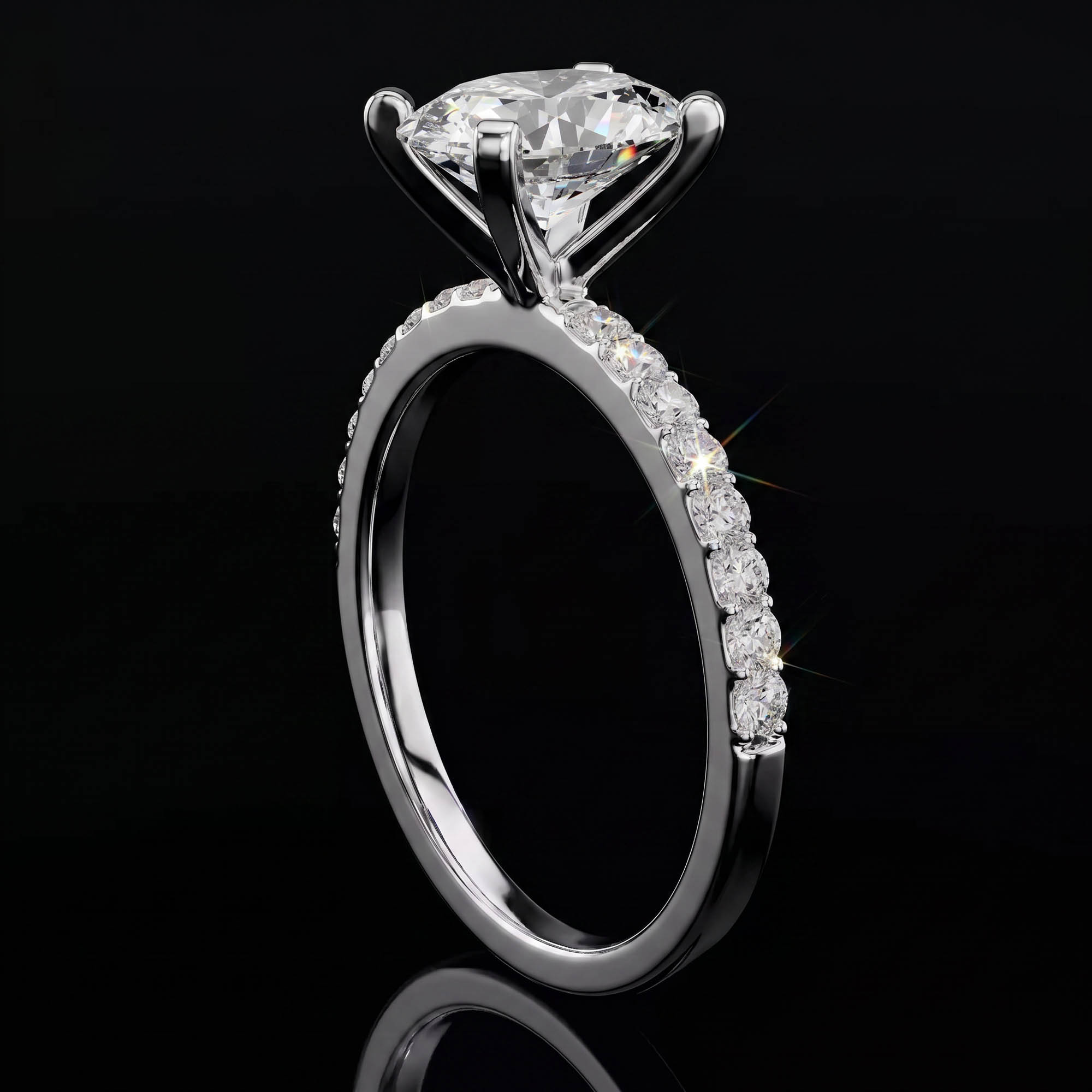 Aura 2,22 Karat Oval Kesim Pavé Kollu Klasik Dört Tırnak Tektaş Yüzük