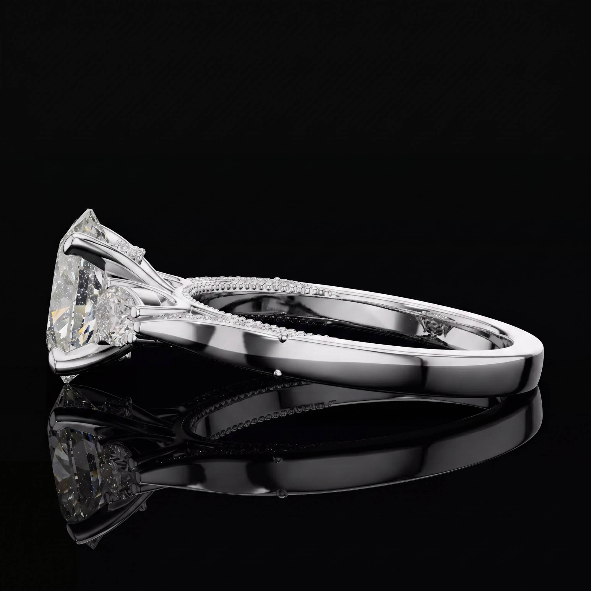 Aura 2,15 Karat Oval ve Damla Kesim Vintage Milgrain Tria Yüzük