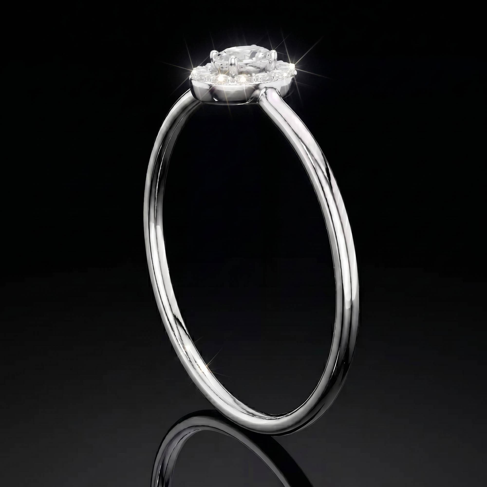 Aura 0,70 Karat Oval Kesim Halo Taşlı Tektaş Yüzük
